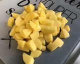 Une image de l'étape 3 de Velouté de courgettes et pommes de terre à la crème.