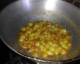 A picture of step 2 of Grapes chutney.