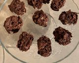 Une image de l'étape 4 de Roses des sables au chocolat 85%.