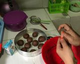 Foto langkah ke 4 dari resep Roti Kasur Coklat isi Coklat Dan Vanila.