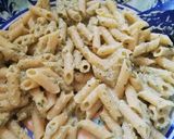 Foto del passaggio 3 della ricetta Pennette senza glutine con pesto di zucchine