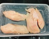 A picture of step 1 of Chicken Breast with Black Pepper Sauce.