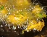 A picture of step 2 of Pakoray.