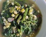 Foto langkah ke 6 dari resep Tumis Bayam Jagung Kilat.