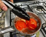 Foto del paso 2 de la receta: Tostadas de tinga de pollo