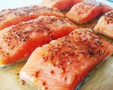 Foto del paso 2 de la receta Salmón al horno con salsa de mostaza y miel