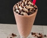 Gambar langkah 3 resipi Double Chocolate Iced Blended.