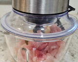 Foto del paso 2 de la receta: Albóndigas de pollo en salsa de zanahorias y champiñones