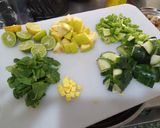A picture of step 1 of Healthy green lemonade.