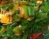 A picture of step 3 of Spring onion potato curry.