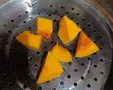 Foto langkah ke 2 dari resep Roti Kukus Chocomaltine Pumpkin.