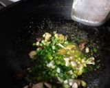 Foto langkah ke 3 dari resep Bakmi Goreng Kangkung.