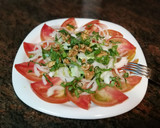 Foto del paso 4 de la receta: Ensalada de tomate con pepino