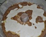 Foto del paso 3 de la receta: Torta invertida de durazno espolvoreada con cacao