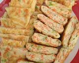 Foto langkah ke 3 dari resep Egg roll omelette.