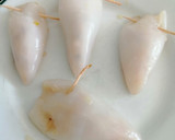 Foto del paso 8 de la receta: Calamares rellenos con langostinos Sabor Cookpad
