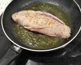 Foto del paso 3 de la receta: Lomo de cerdo asado con salsa de naranja, mostaza y miel