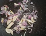 Foto langkah ke 3 dari resep Tumis Kerang.