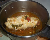 Foto del paso 12 de la receta: Pechuga de pollo rellena con salsa de vino