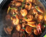 Foto langkah ke 6 dari resep Udang Kemangi Lada Hitam Saori.