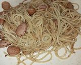 Foto langkah ke 4 dari resep Spaghetti Aglio Olio con Salsiccia.