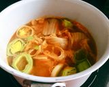 Hình bước làm 2 của món Canh Kim Chi Cá Ngừ (Chamchi Kimchi Jjigae)