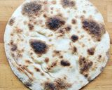 Foto del passaggio 8 della ricetta Instant pizza con lattughino, stracchino e semi di canapa