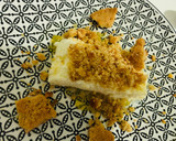 Foto del paso 5 de la receta: Pastel de queso fresco con base de melocotón y crujiente de frutos secos