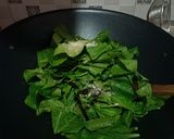 Foto langkah ke 2 dari resep Tumis Kangkung Sawi Hijau.