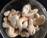 A picture of step 2 of Kaju Korma.