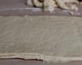 Foto del paso 11 de la receta: Medialunas de manteca hojaldrada