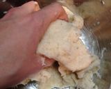 A picture of step 6 of Grüne Kartoffelklöße: German Potato Dumplings (using raw and cooked potatoes).