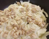 Foto del paso 2 de la receta: Papas a la crema con cebolla y champiñones
