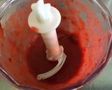 Une image de l'étape 2 de Pâte brisée rose à la fraise, épeautre et lait concentré.