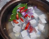 Foto langkah ke 2 dari resep Sayur Bening Sawi Tahu.