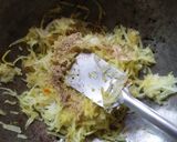 A picture of step 2 of Papaya Paratha.