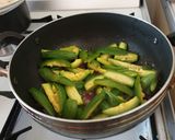 A picture of step 3 of Pointed gourd and potato subji.