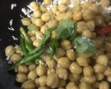 A picture of step 4 of Guggillu or Chana Sundal.