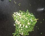 A picture of step 1 of Hari lehsun and Hari payaz pakode.