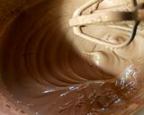 Foto langkah ke 2 dari resep Bolu kukus coklat.