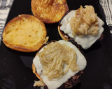 Foto del paso 10 de la receta: Smash Burger con Mayonesa de Humo y Cebolla Caramelizada en Pan Brioche