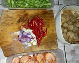 Foto langkah ke 2 dari resep Tumis Buncis udang & Bakso.