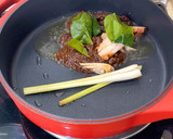 Foto langkah ke 6 dari resep 17. Rawon Daging Khas Surabaya - Rempah Indonesia TOP banget!.