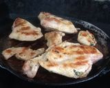 Foto del paso 3 de la receta: Pollo con limas y cilantro a la parrilla