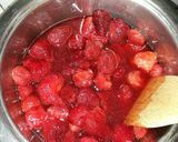 A picture of step 5 of Simple Strawberry Cheesecake.
