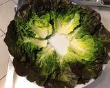 Une image de l'étape 7 de Salade de laitue tricolore,tomate cœur de bœuf,thon fumé et petits oignons.