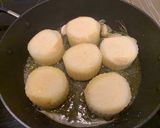 A picture of step 2 of Fondant potatoes.
