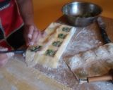 Foto del paso 5 de la receta: Raviolones con salsa crema