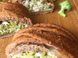 Trenza de harina integral rellena de brócoli y ricota