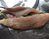 Foto del paso 3 de la receta: Palometa con verduras y lima en papillote
